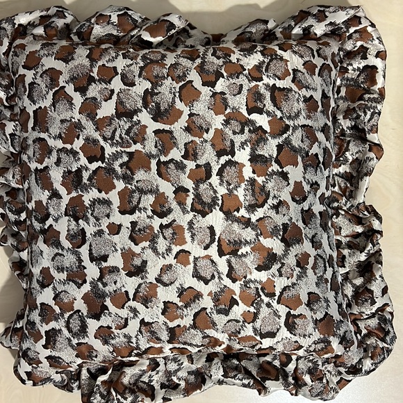Versace Leopard Jacquard Cushion - Picture 4 of 4